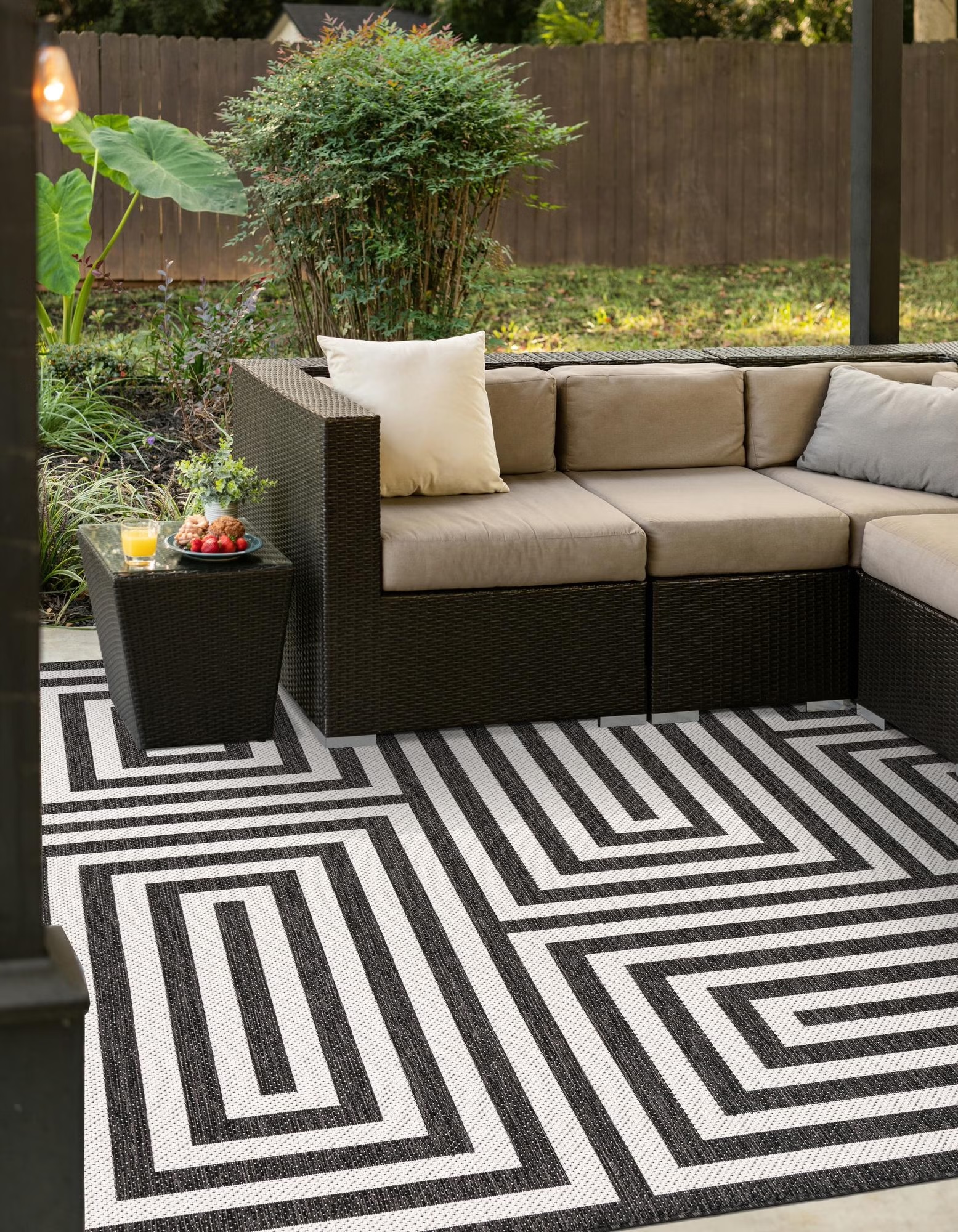 outdoor rug with rectangular designs